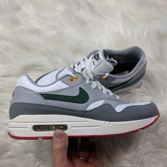 nike shoes id